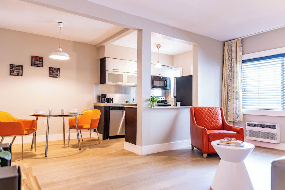 Beachside All Suites Hotel — Hotel rooms in Miami, Florida