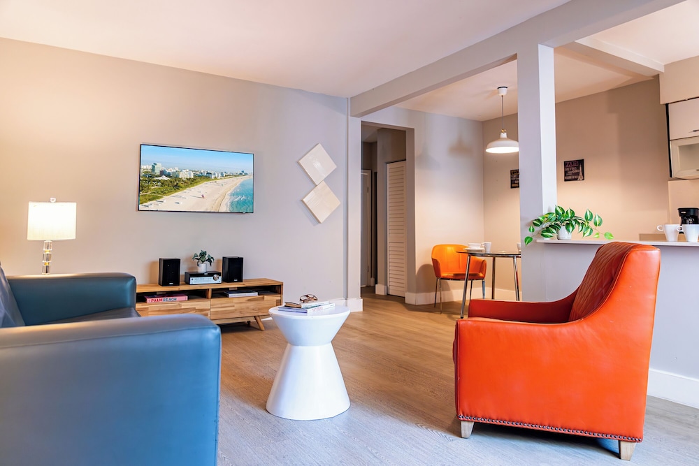 Beachside All Suites Hotel — Hotel rooms in Miami, Florida
