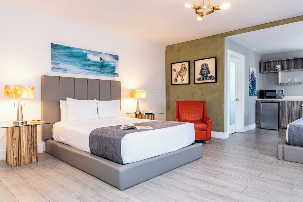 Beachside All Suites Hotel — Hotel rooms in Miami, Florida