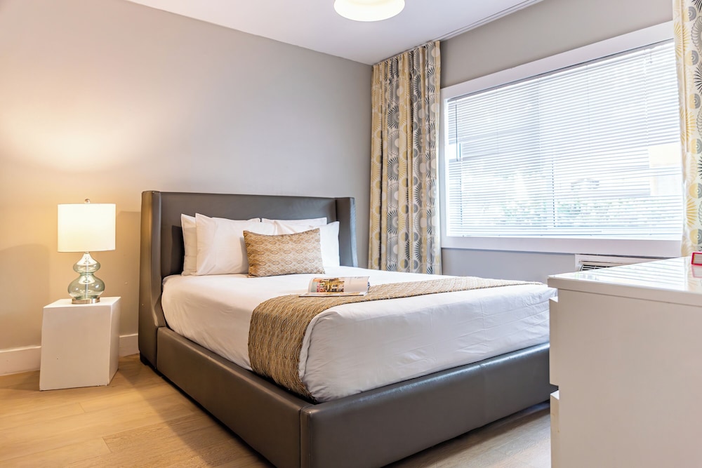 Beachside All Suites Hotel — Hotel rooms in Miami, Florida