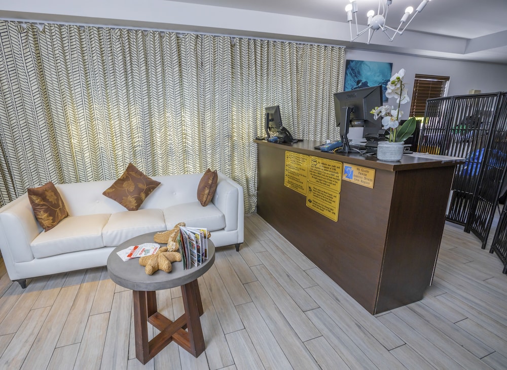 Beachside All Suites Hotel — Hotel rooms in Miami, Florida