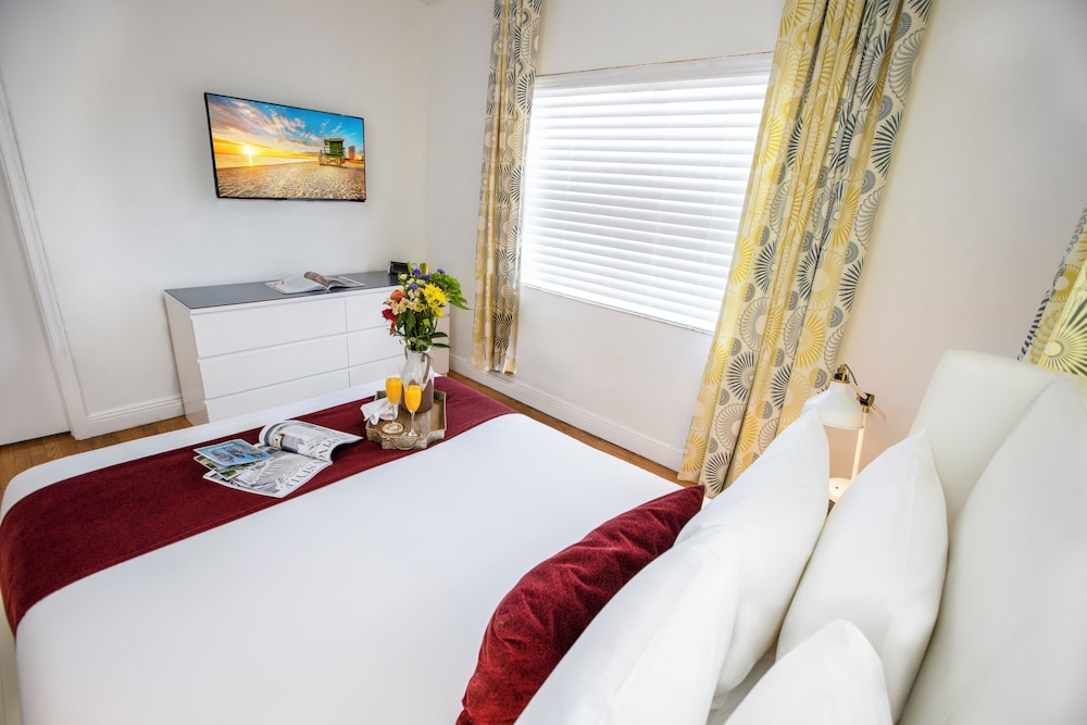 Beachside All Suites Hotel — Hotel rooms in Miami, Florida