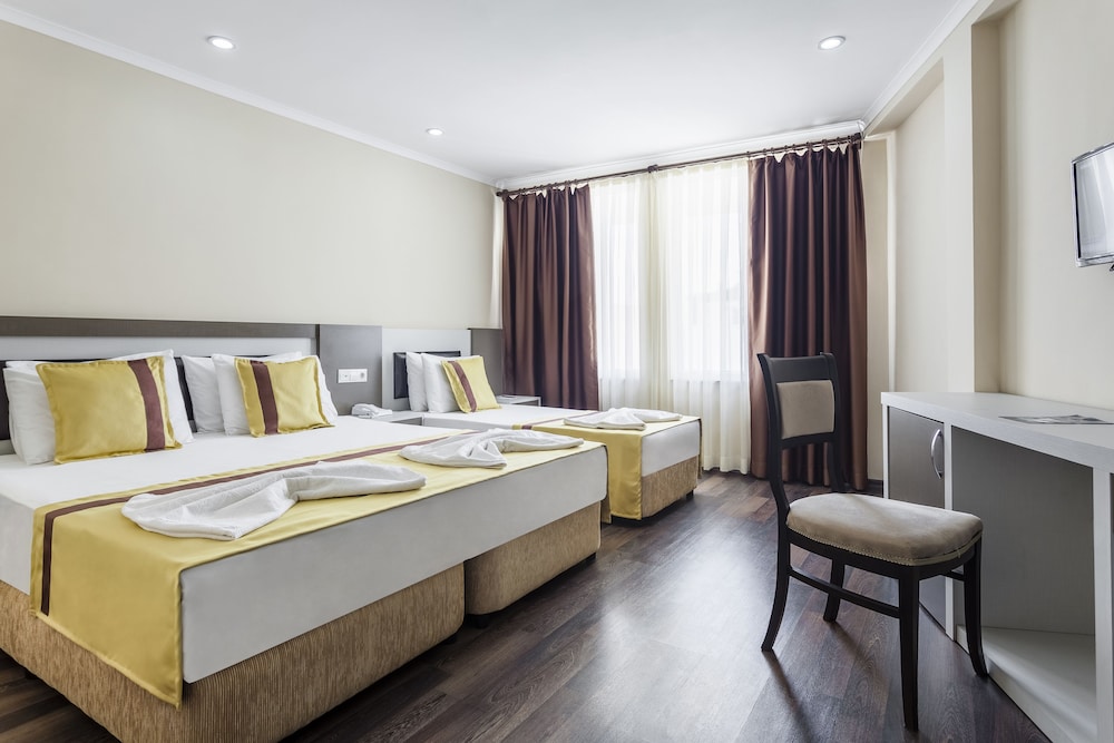 Ayhan Hotel — Hotel rooms in Antalya