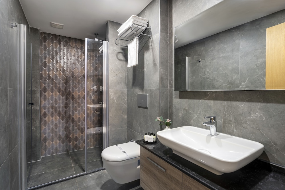 Rodinn Park Hotel — Hotel rooms in Antalya