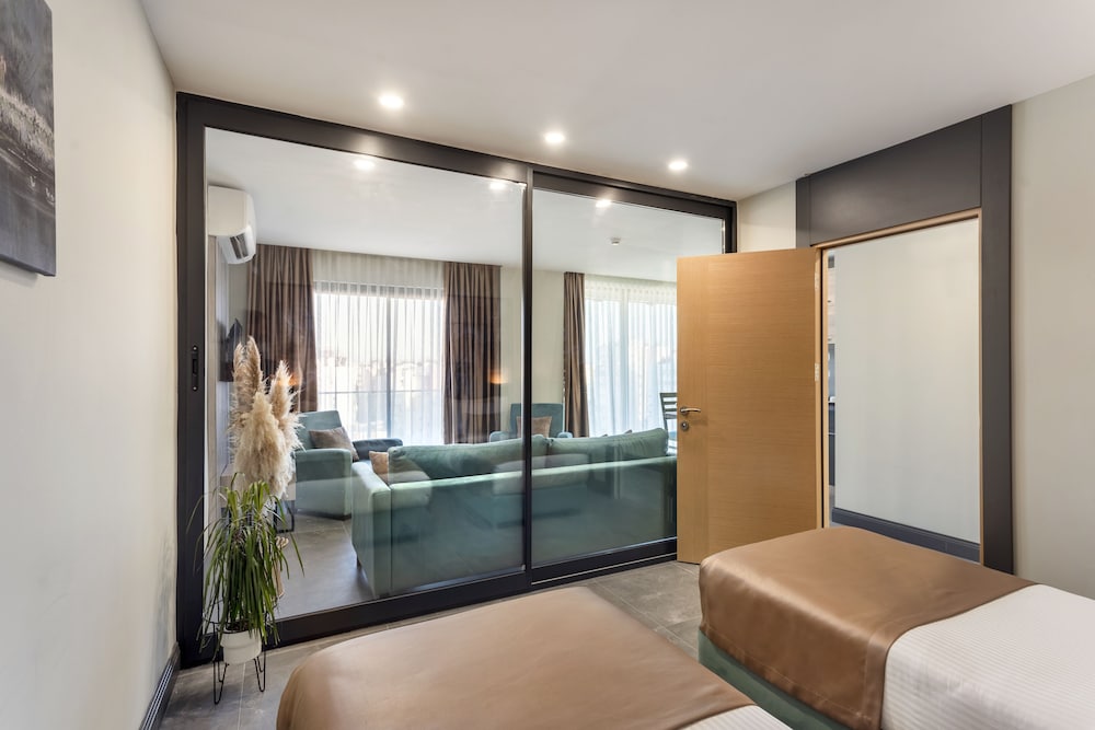 Rodinn Park Hotel — Hotel rooms in Antalya
