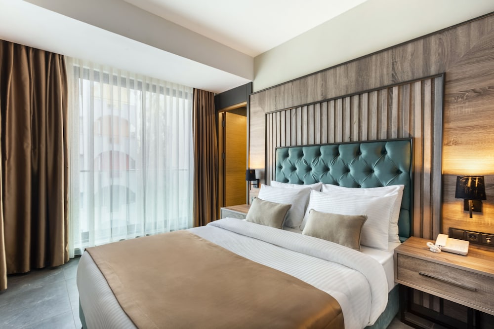 Rodinn Park Hotel — Hotel rooms in Antalya