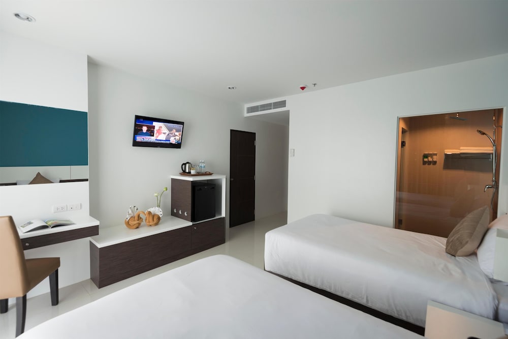 Chanalai Hillside Resort, Karon Beach — Hotel rooms in Karon, Phuket Province