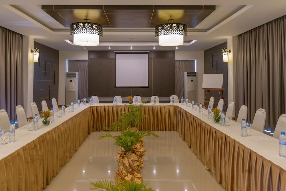 Chanalai Hillside Resort, Karon Beach — Hotel building in Karon, Phuket Province