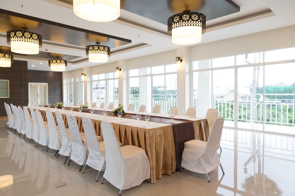 Chanalai Hillside Resort, Karon Beach — Restaurant & bars in Karon, Phuket Province