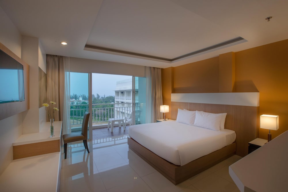 Chanalai Hillside Resort, Karon Beach — Hotel rooms in Karon, Phuket Province