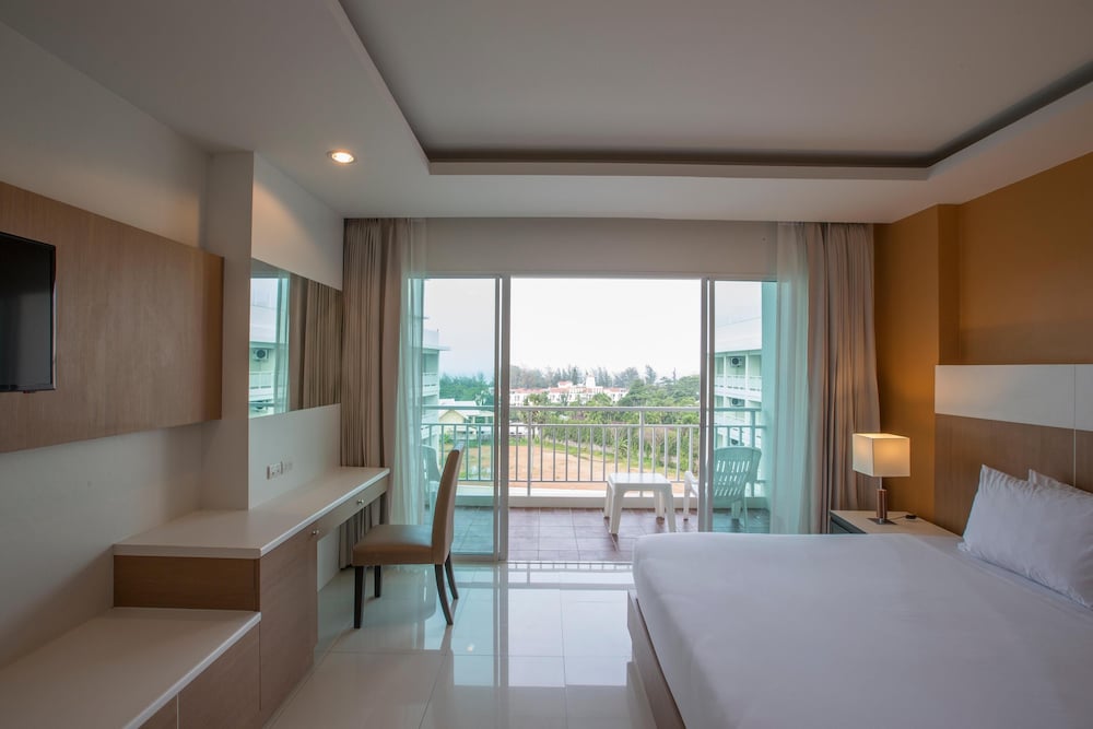 Chanalai Hillside Resort, Karon Beach — Hotel rooms in Karon, Phuket Province