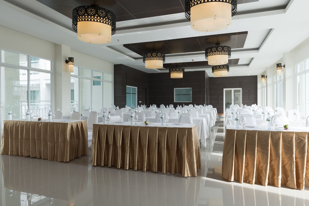 Chanalai Hillside Resort, Karon Beach — Restaurant & bars in Karon, Phuket Province