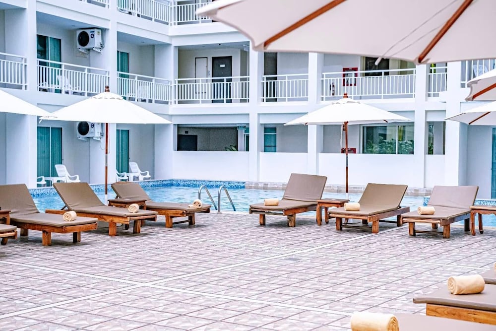 Chanalai Hillside Resort, Karon Beach — Swimming pool in Karon, Phuket Province