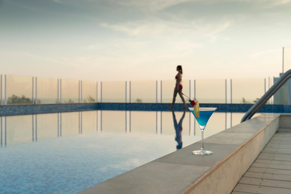 Chanalai Hillside Resort, Karon Beach — Swimming pool in Karon, Phuket Province