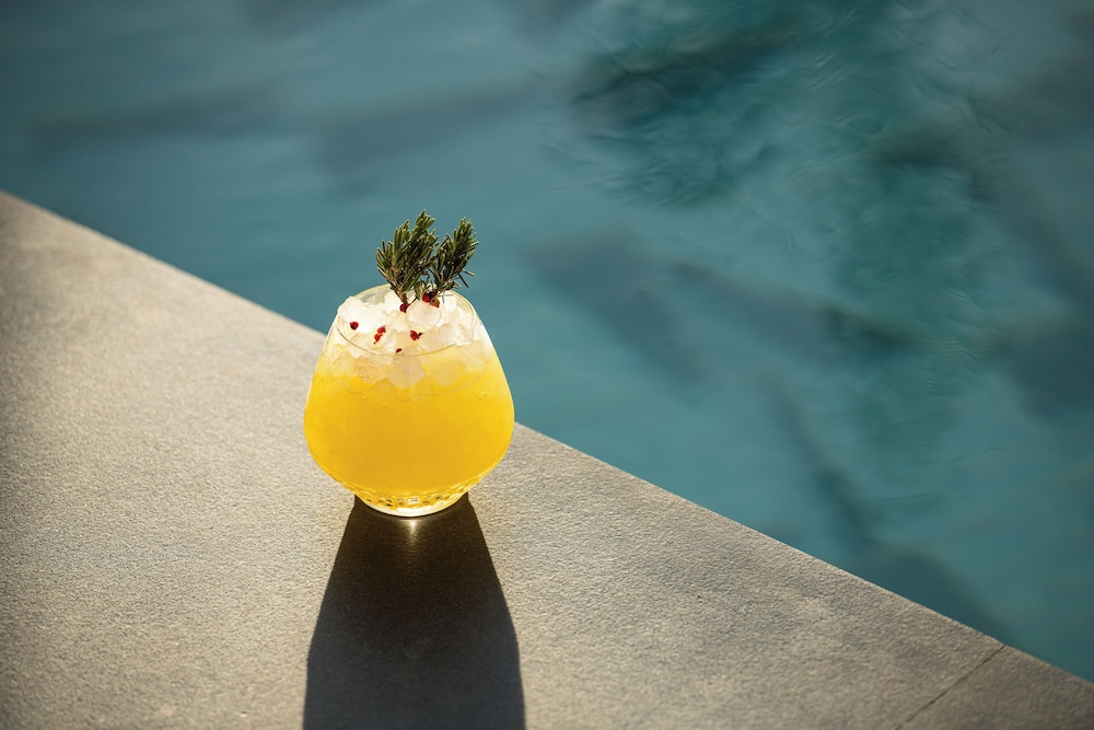 Cosmeen Lifestyle Boutique Stay — Restaurant & bars in Hersonissos