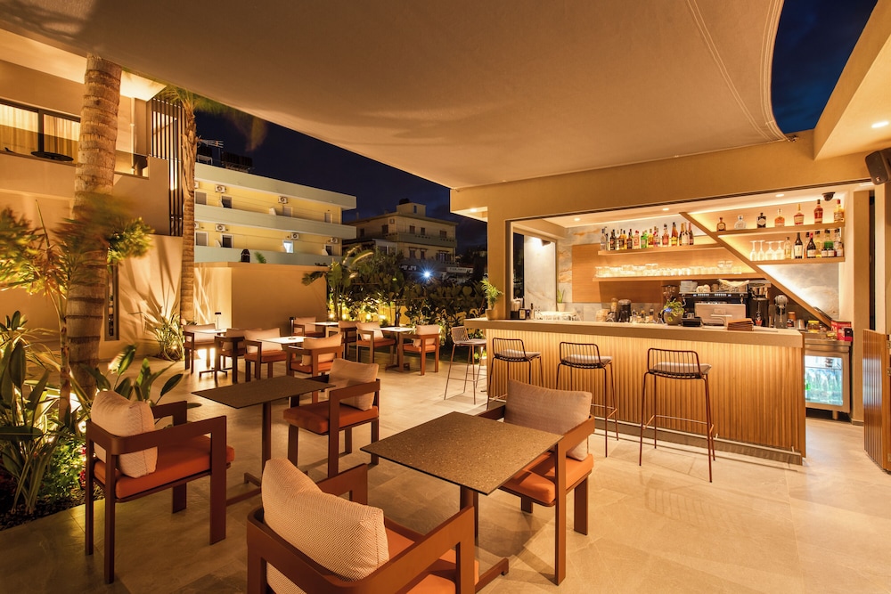Cosmeen Lifestyle Boutique Stay — Restaurant & bars in Hersonissos