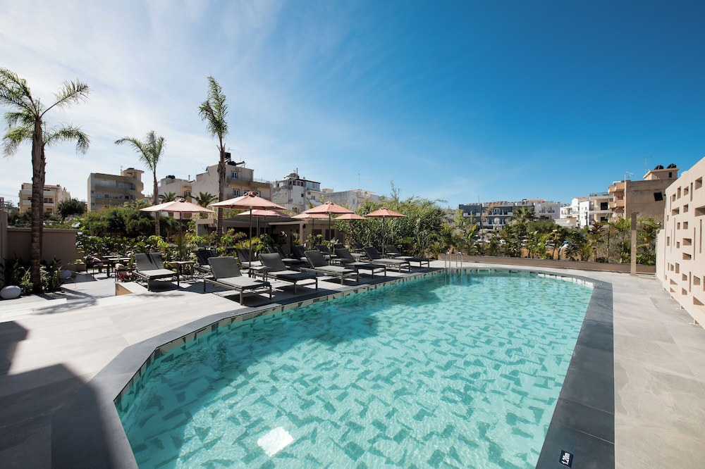 Cosmeen Lifestyle Boutique Stay — Swimming pool in Hersonissos