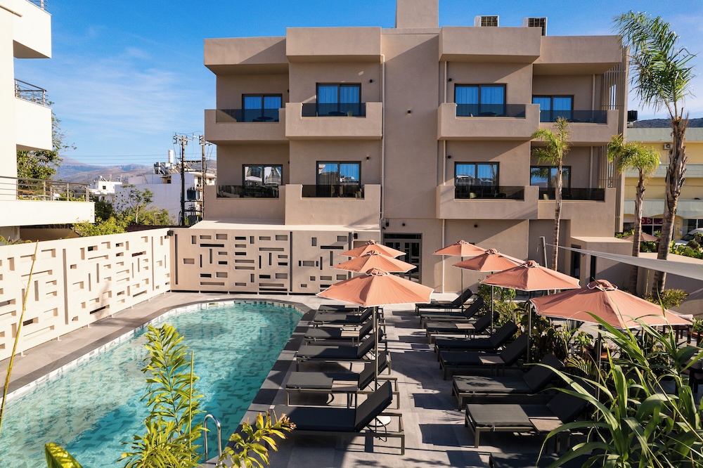 Cosmeen Lifestyle Boutique Stay — Swimming pool in Hersonissos