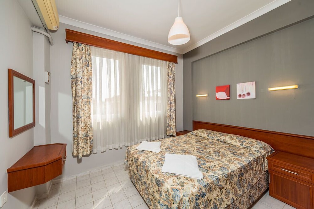 The S Apart & Suites Hotel — Hotel rooms in Alanya