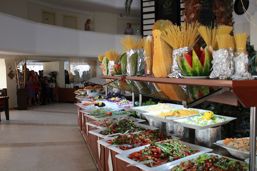 Arabella World Hotel — Restaurant & bars in Alanya