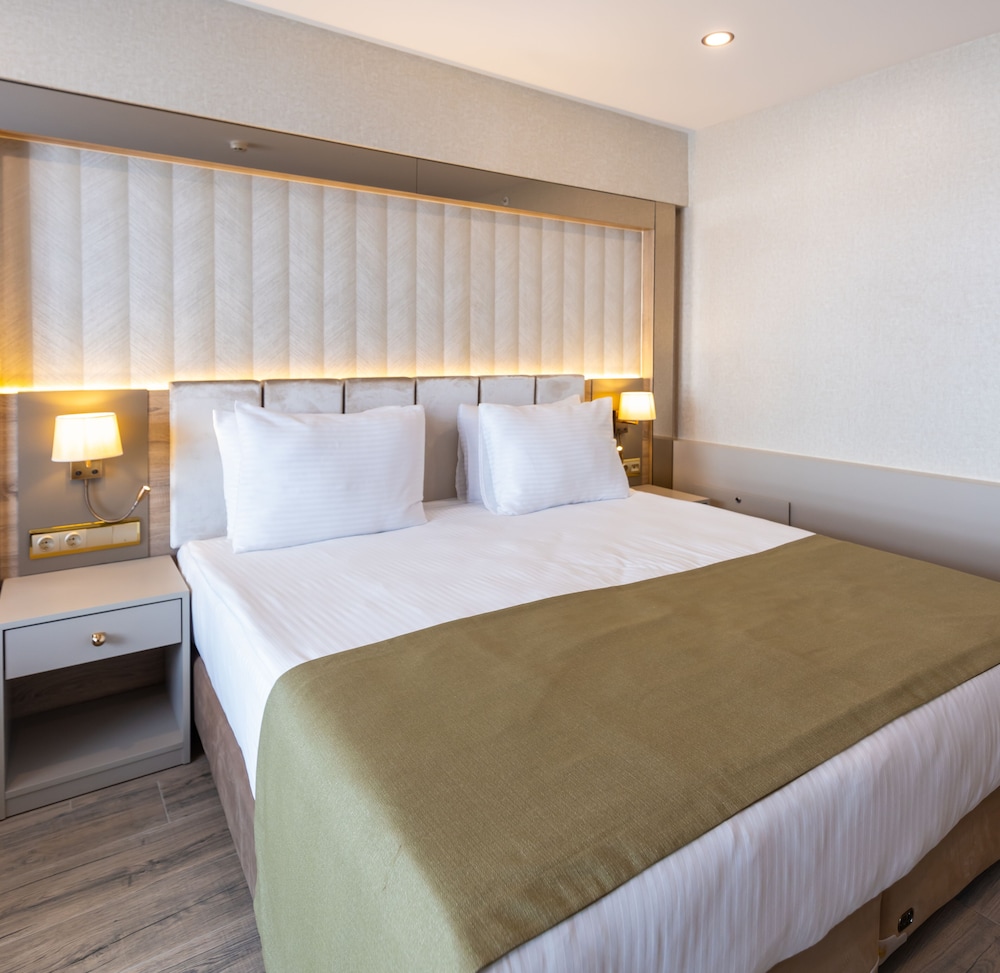Belenli Resort Hotel — Hotel rooms in Belek