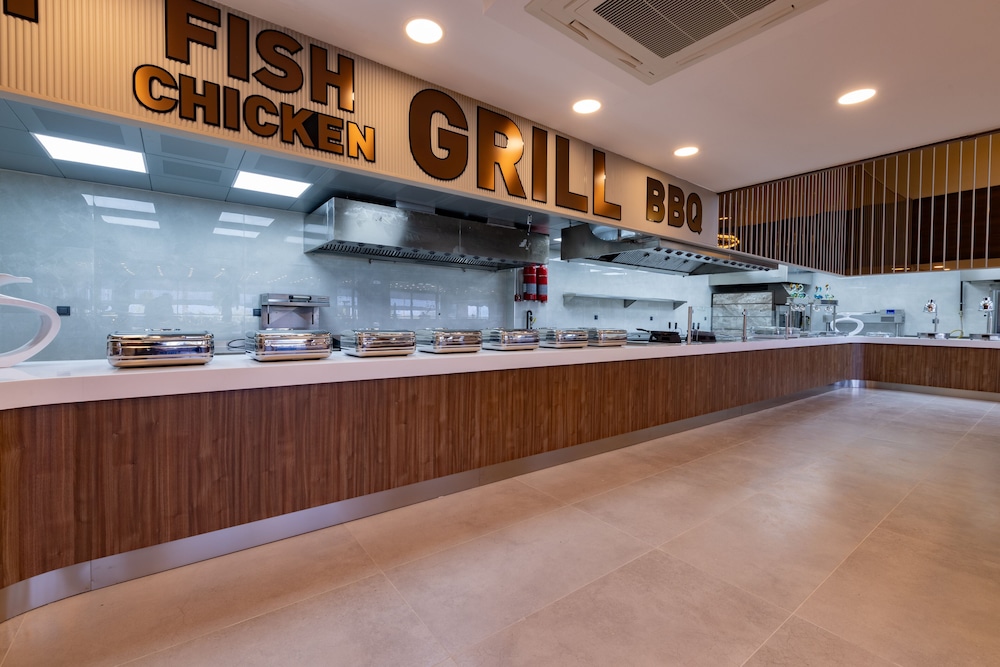Belenli Resort Hotel — Restaurant & bars in Belek