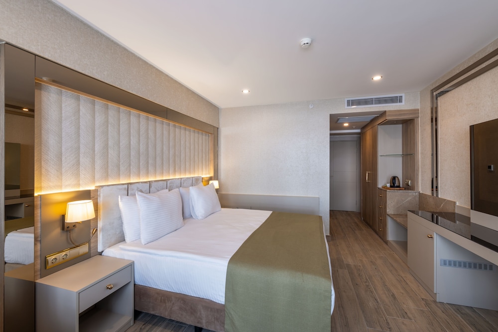 Belenli Resort Hotel — Hotel rooms in Belek
