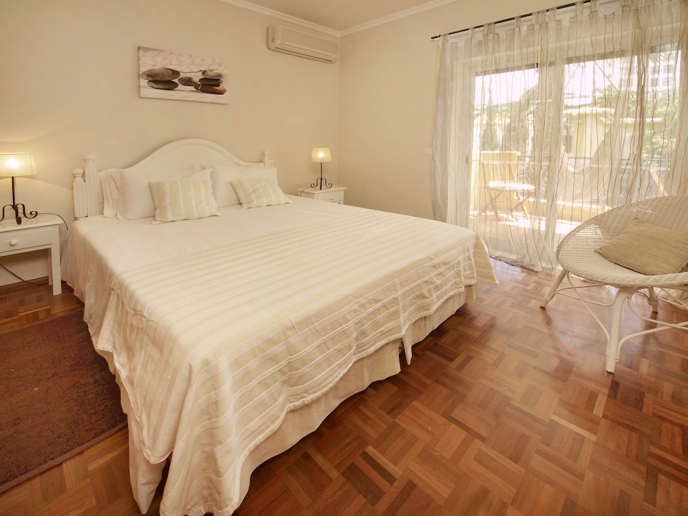 Giramar Apartamentos Turisticos — Hotel rooms in Lagos, Faro