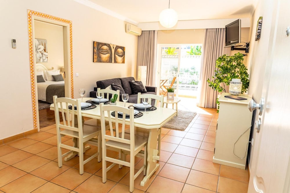 Giramar Apartamentos Turisticos — Hotel rooms in Lagos, Faro