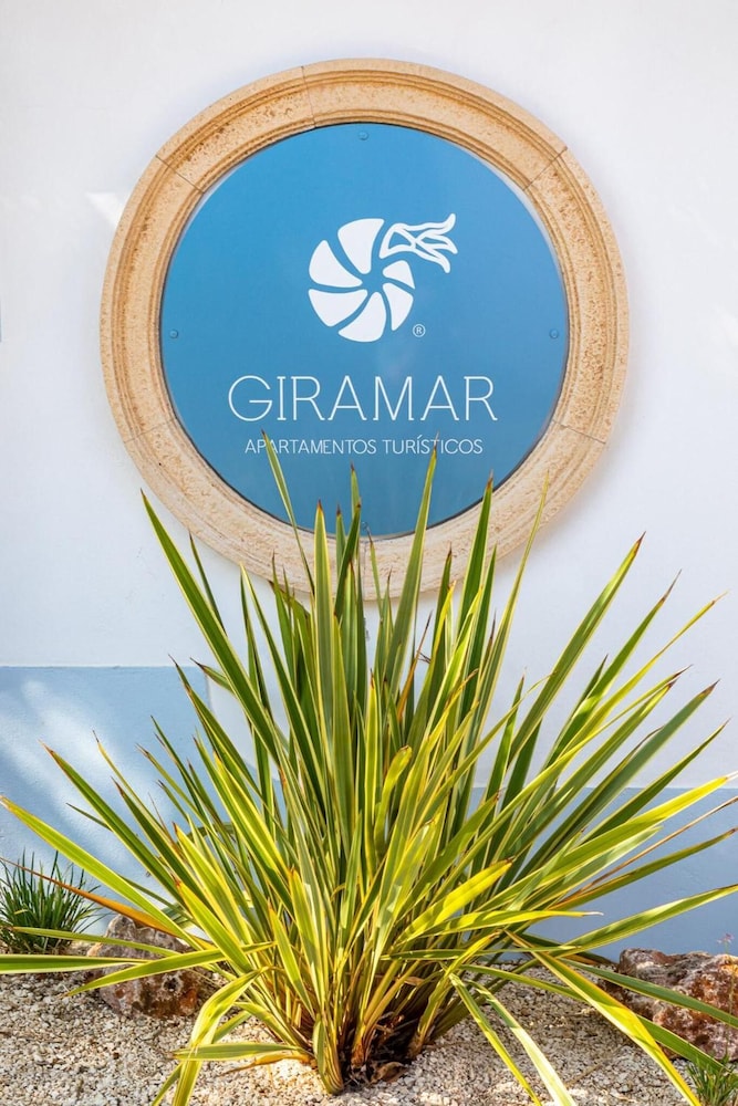 Giramar Apartamentos Turisticos — Hotel building in Lagos, Faro