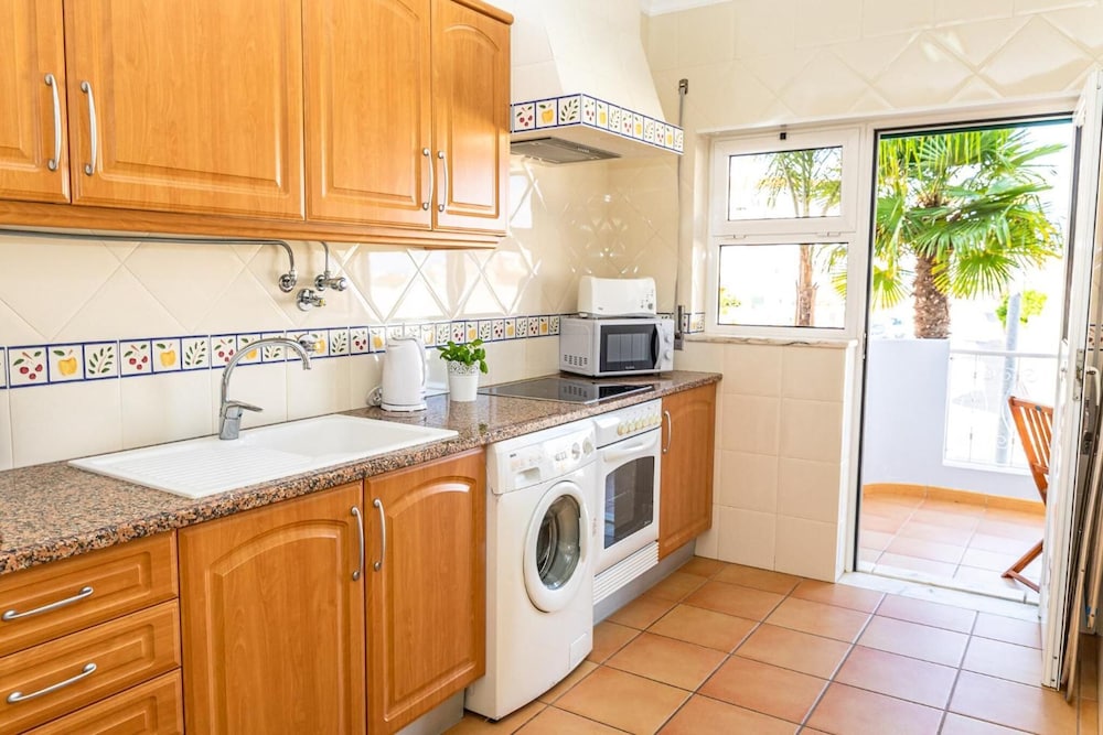 Giramar Apartamentos Turisticos — Hotel rooms in Lagos, Faro