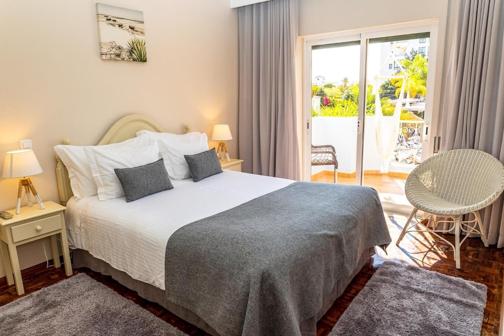 Giramar Apartamentos Turisticos — Hotel rooms in Lagos, Faro