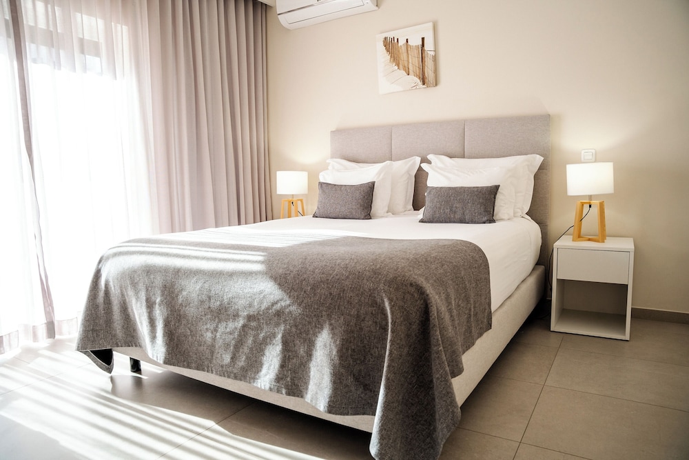 Giramar Apartamentos Turisticos — Hotel rooms in Lagos, Faro