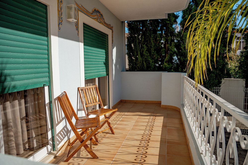 Giramar Apartamentos Turisticos — Hotel rooms in Lagos, Faro