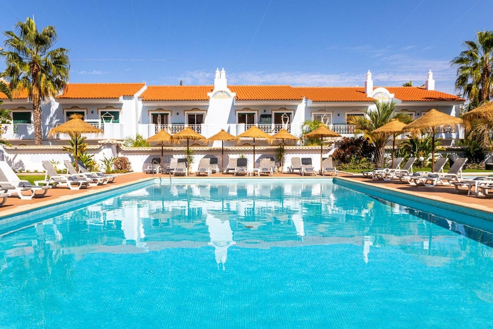 Giramar Apartamentos Turisticos — Main photo in Lagos, Faro