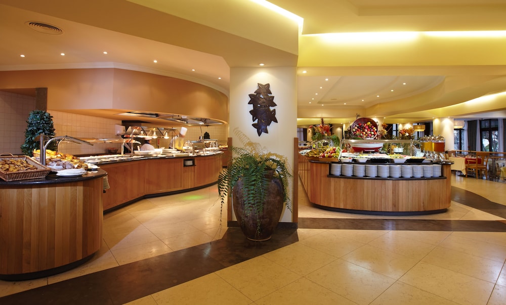 The Residence Porto Mare, by PortoBay — Restaurant & bars in Funchal, Madeira