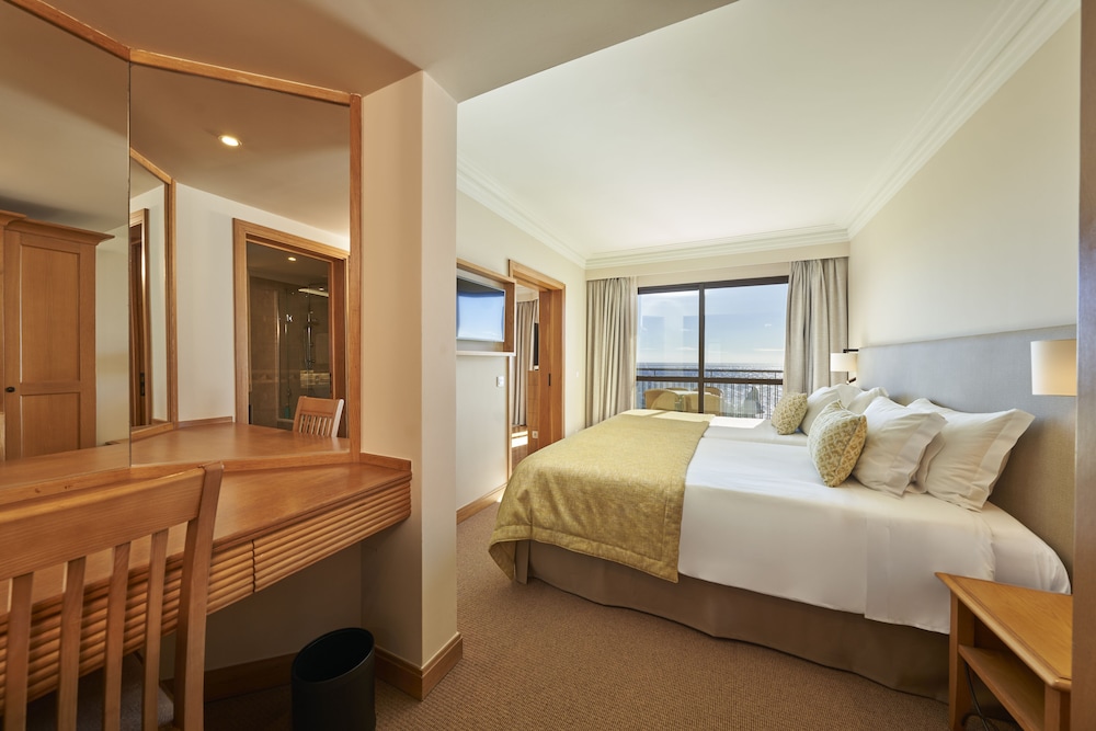 The Residence Porto Mare, by PortoBay — Hotel rooms in Funchal, Madeira