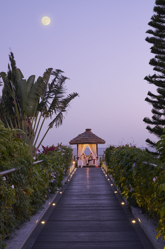 The Residence Porto Mare, by PortoBay — Restaurant & bars in Funchal, Madeira