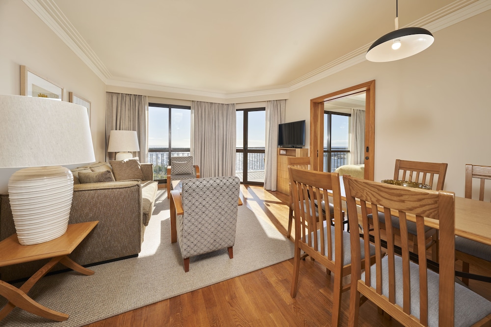 The Residence Porto Mare, by PortoBay — Hotel rooms in Funchal, Madeira