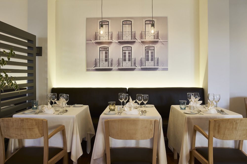 The Residence Porto Mare, by PortoBay — Restaurant & bars in Funchal, Madeira