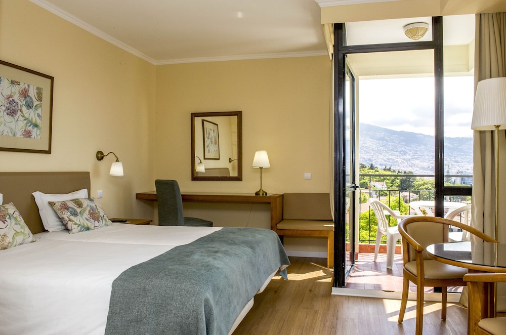 Dorisol Mimosa Studio Hotel — Hotel rooms in Funchal, Madeira