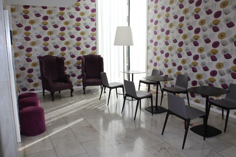 Dorisol Mimosa Studio Hotel — Restaurant & bars in Funchal, Madeira