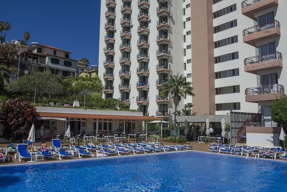 Dorisol Mimosa Studio Hotel — Swimming pool in Funchal, Madeira
