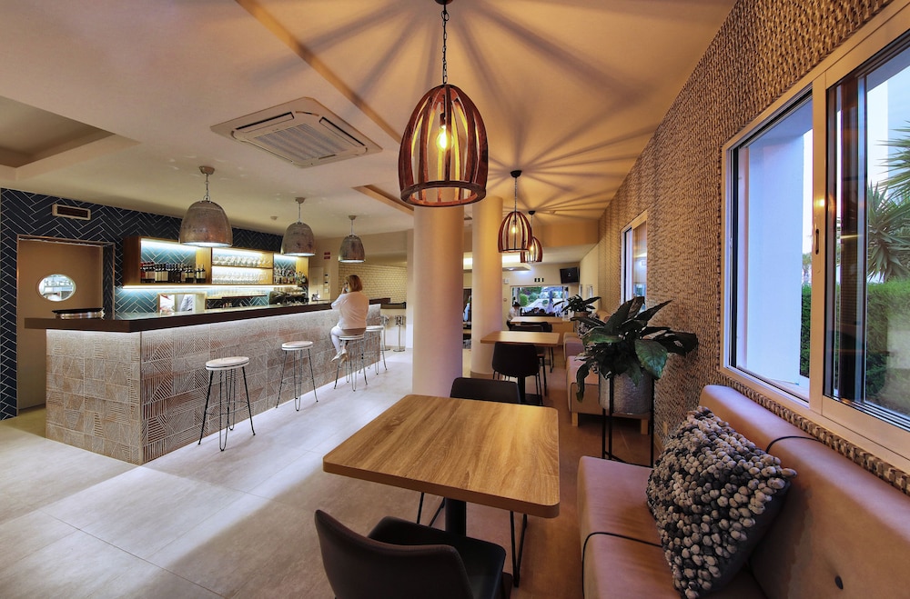 Agua Hotels Vila Branca — Restaurant & bars in Lagos, Faro