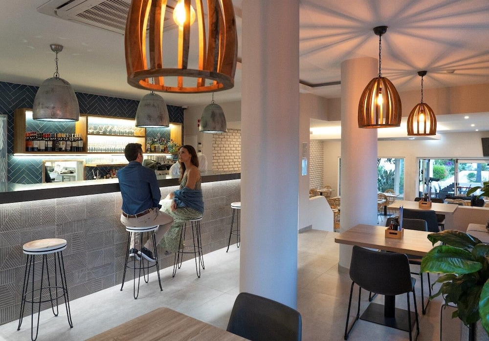 Agua Hotels Vila Branca — Restaurant & bars in Lagos, Faro