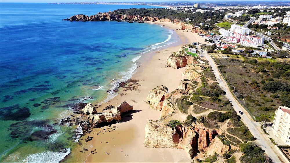 Jardim do Vau — Beach in Portimão, Faro
