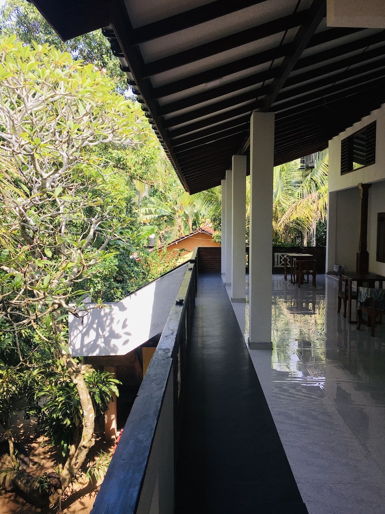 Ocean View — Hotel building in Bentota