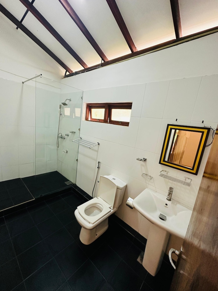 Ocean View — Hotel rooms in Bentota