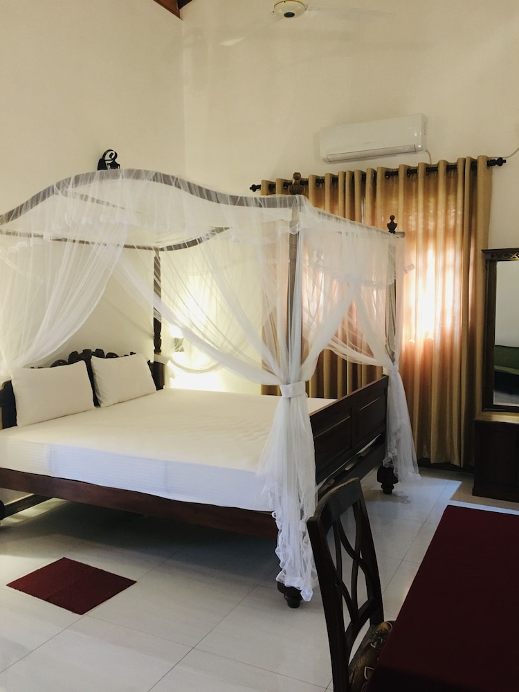Ocean View — Hotel rooms in Bentota
