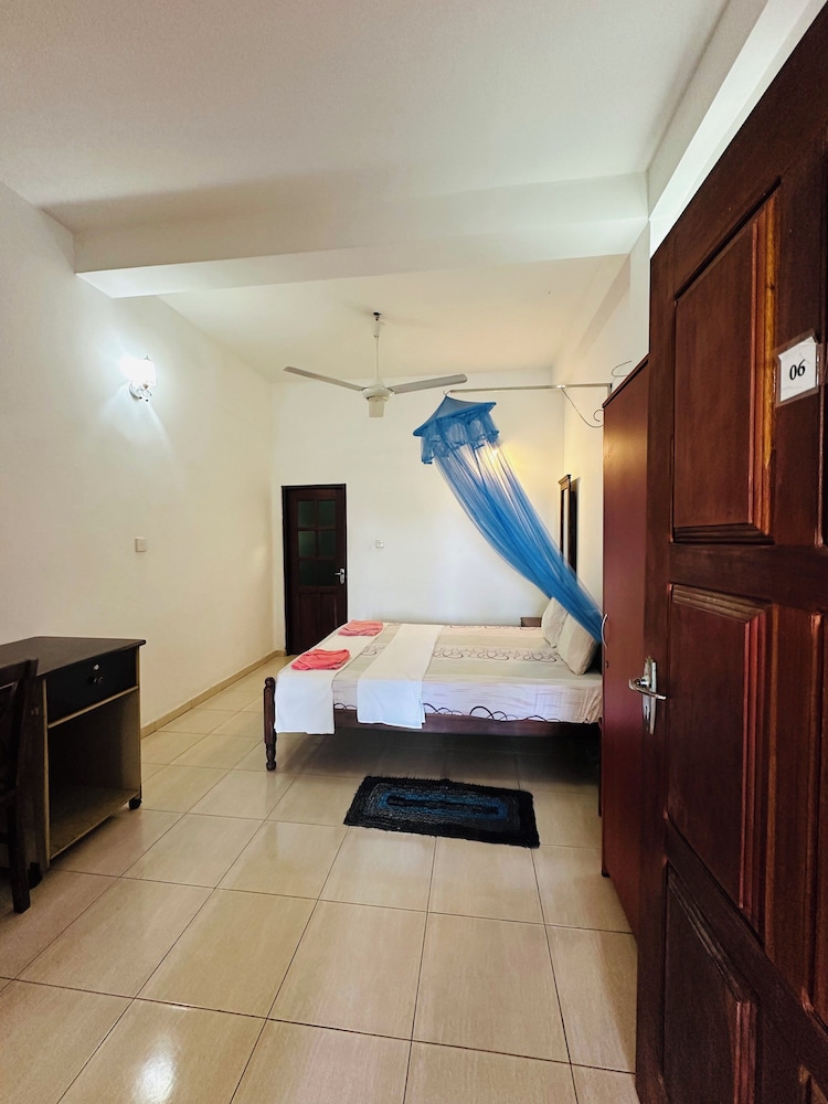 Ocean View — Hotel rooms in Bentota